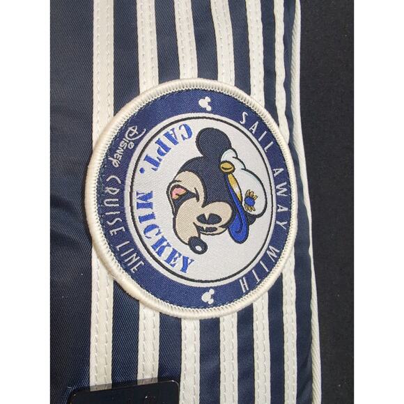 Disney Cruise Line DCL LUG Coupe XL Crossbody Bag SailAway Captain Mickey NWT - Picture 2 of 6